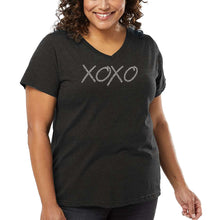 Load image into Gallery viewer, Women&#39;s Plus Size Word Art V-Neck - XOXO